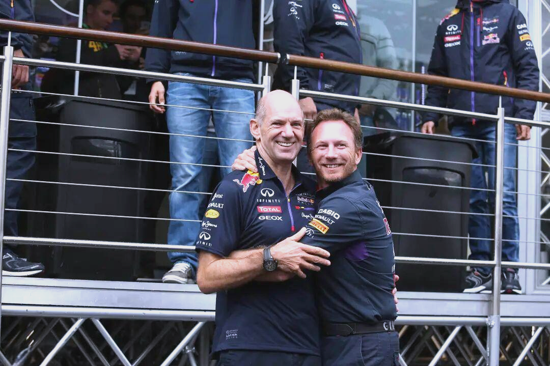 包含梅赛德斯横扫红牛车队,佩雷兹关键制胜的词条 包含梅赛德斯横扫红牛车队,佩雷兹关键制胜的词条