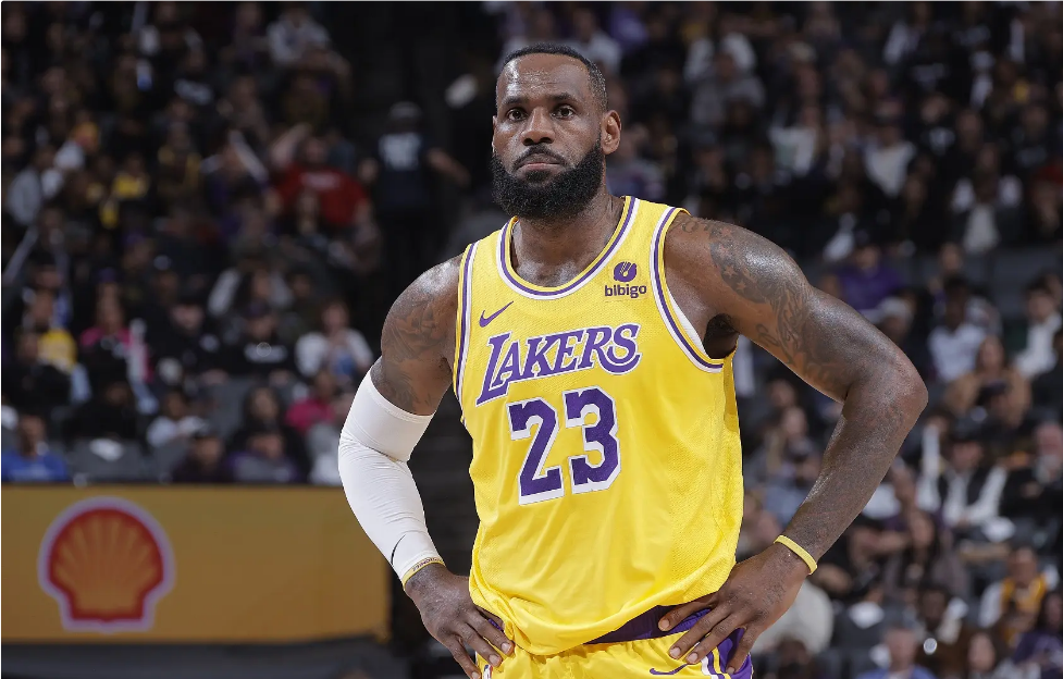 掘金横扫湖人,易建联点燃赛场 掘金横扫湖人,易建联点燃赛场