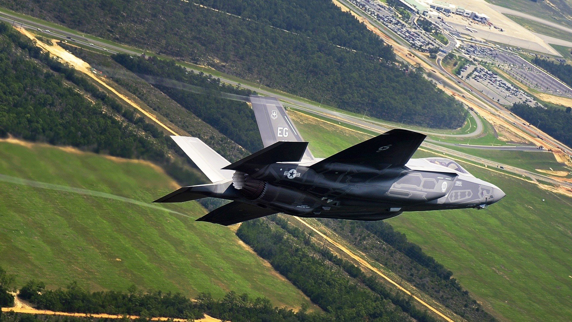 南美与欧洲的绿茵对决,厄瓜多尔血拼希腊,赖斯如何成为攻防转换的终极核心?