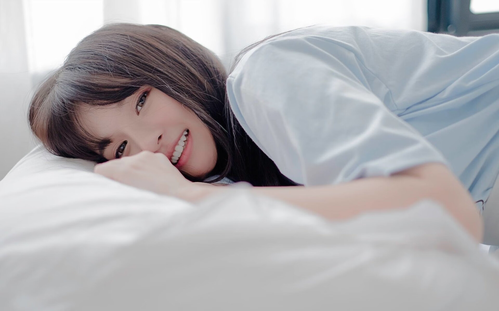 跨界巅峰对决，深圳队压哨击败灰熊，莫兰特关键先生闪耀全场